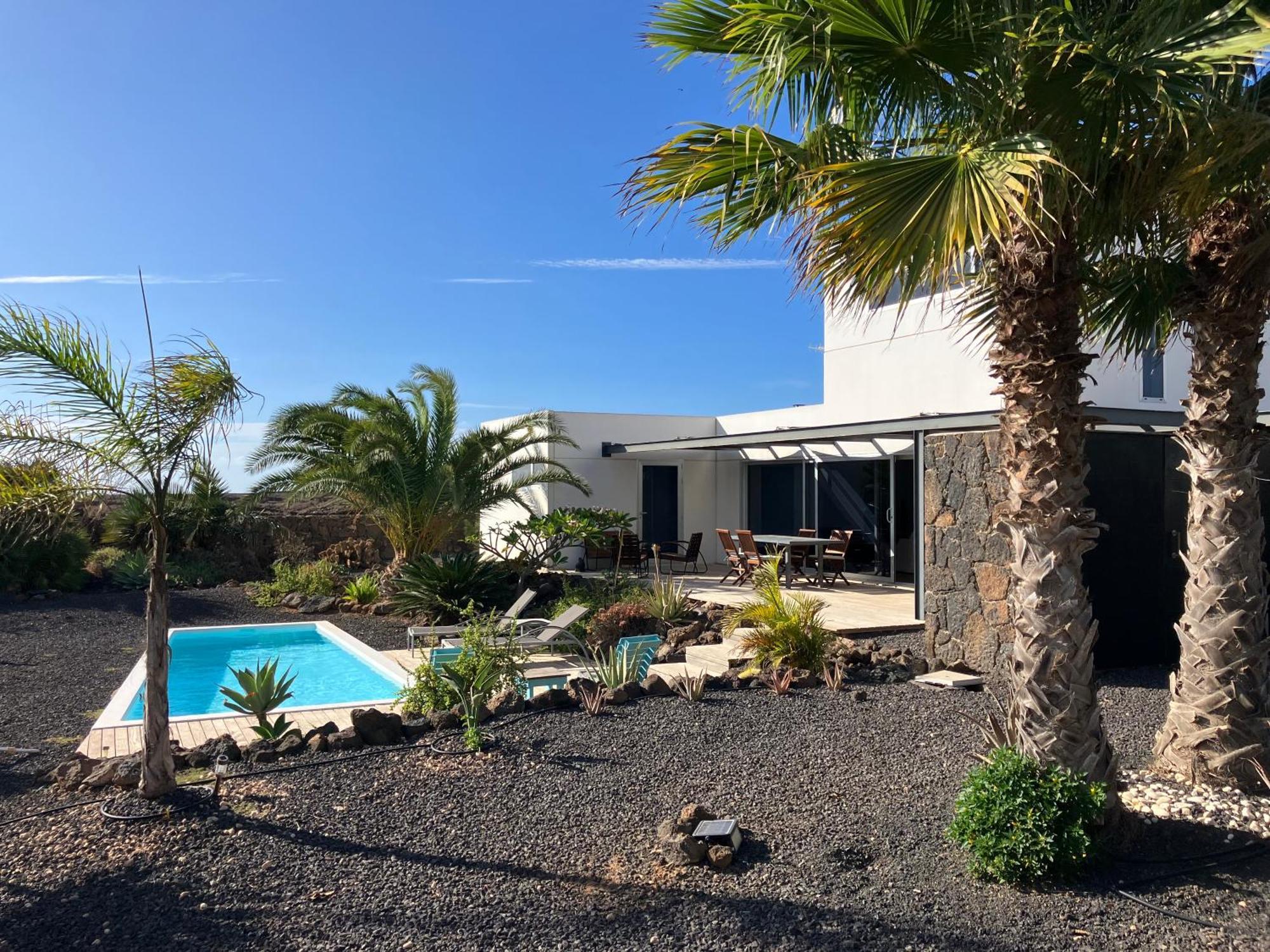 Majanicho Rock - With Heated Pool Villa *