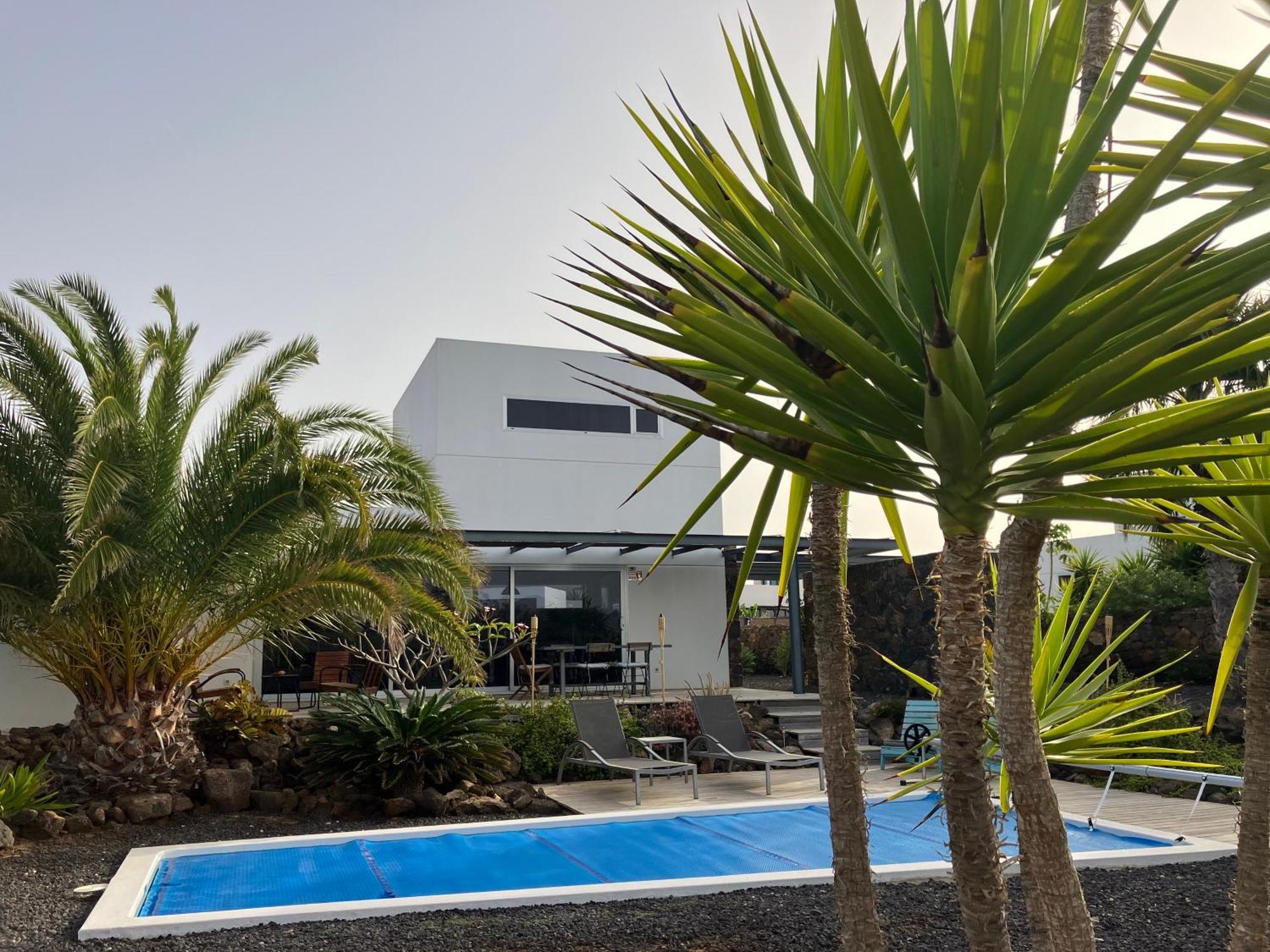 Majanicho Rock - With Heated Pool Villa *