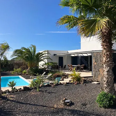 Majanicho Rock - Villa With Heated Pool Lajares Exterior foto