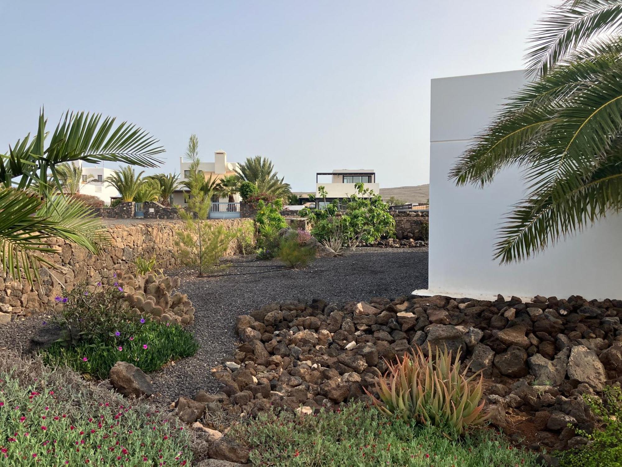 Majanicho Rock - With Heated Pool Villa